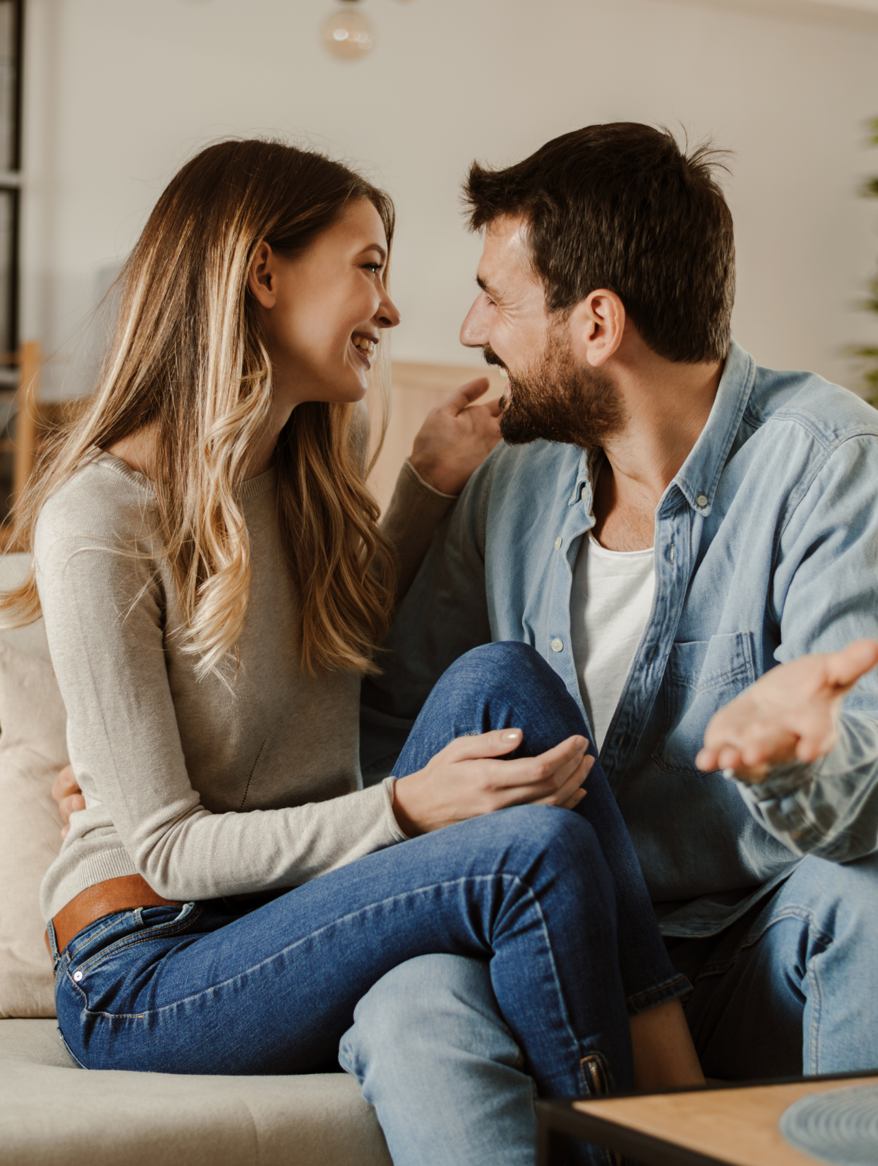 Cómo mejorar la comunicación en pareja desde la práctica emocional y fortalecer la conexión afectiva.